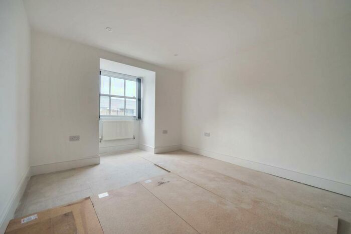 2 Bedroom Flat To Rent In King Street, Maidstone, ME14