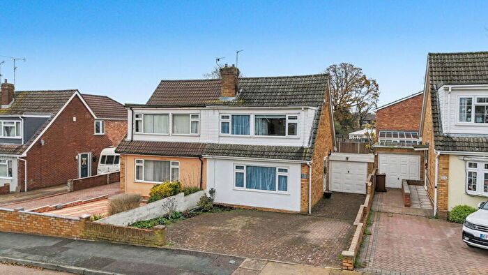 3 Bedroom Semi Detached House For Sale In Ballens Road, Lordswood, Chatham, ME5