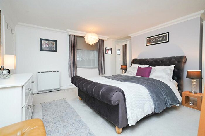 2 Bedroom Duplex For Sale In Leam Terrace, Leamington Spa, CV31