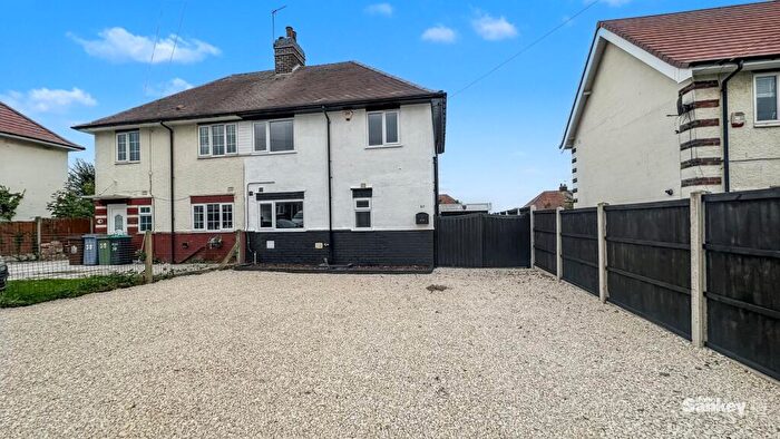 3 Bedroom Semi-Detached House For Sale In Princess Avenue, Warsop, NG20
