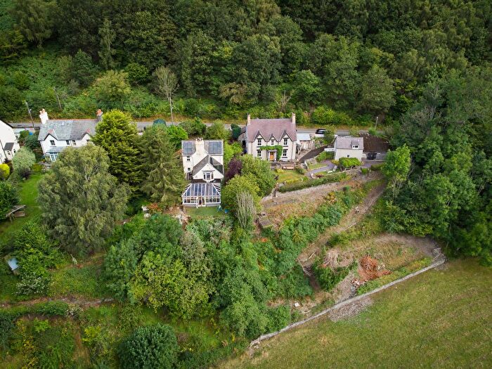 3 Bedroom Detached House For Sale In Glyndyfrdwy, Corwen, LL21