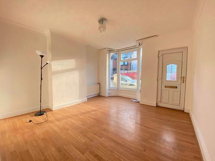3 Bedroom Terraced House To Rent In Station Road, Rainham, Gillingham ME8