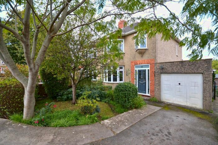 3 Bedroom Semi-Detached House For Sale In Beresford Close, Saltford, Bristol, BS31