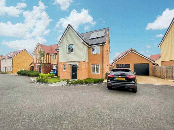 3 Bedroom Detached House To Rent In Anne Close, Rochford, SS4