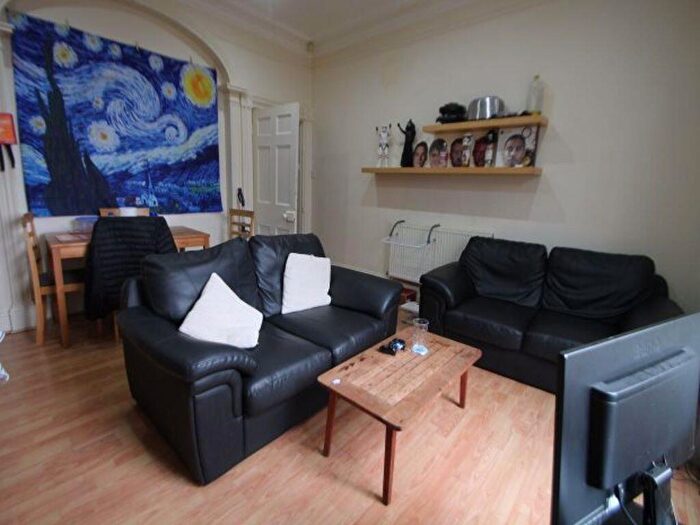 3 Bedroom House To Rent In A Victoria Road, Leeds, LS6
