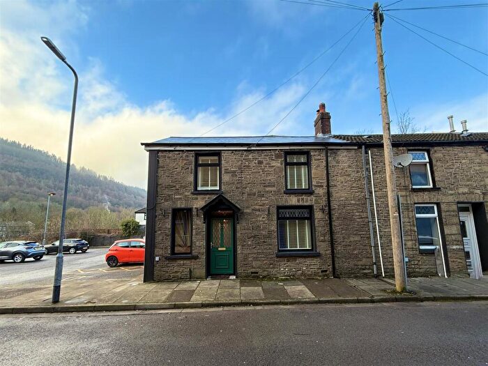 3 Bedroom End Of Terrace House For Sale In Alice Place, Cwmaman, Aberdare, CF44
