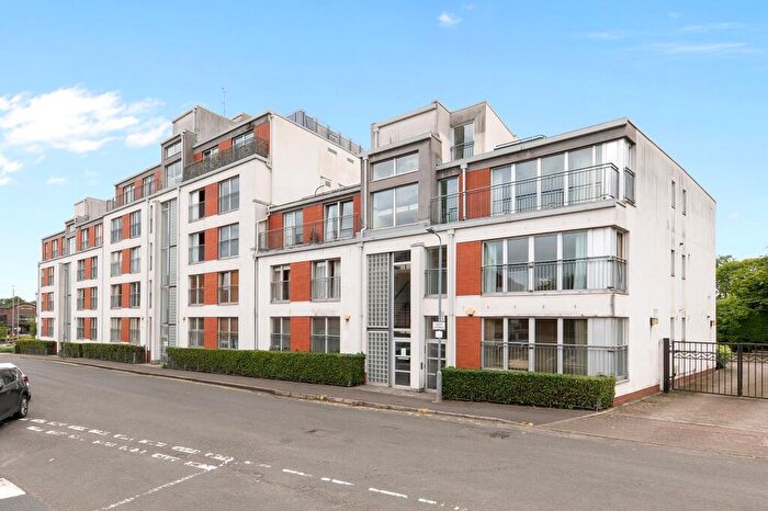 2 Bedroom Apartment For Sale In Ascot Gate, Anniesland, Glasgow, G12