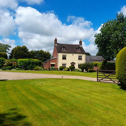 4 Bedroom Farmhouse For Sale In Leyland Lane, Leyland, PR25