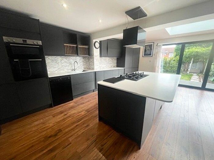 4 Bedroom Property To Rent In Deepdale Lane, Derby, DE24