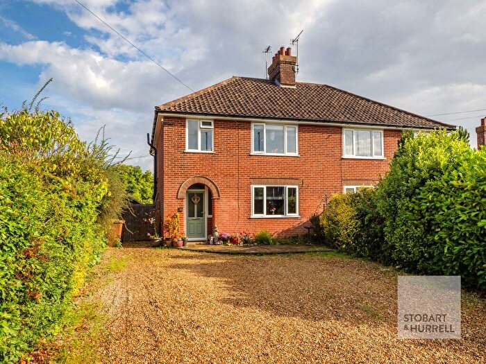 3 Bedroom Semi-Detached House For Sale In Cromer Road, North Walsham, Norfolk, NR28