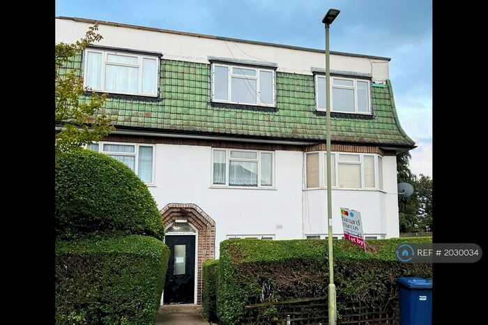 2 Bedroom Flat To Rent In York Way, London, N20