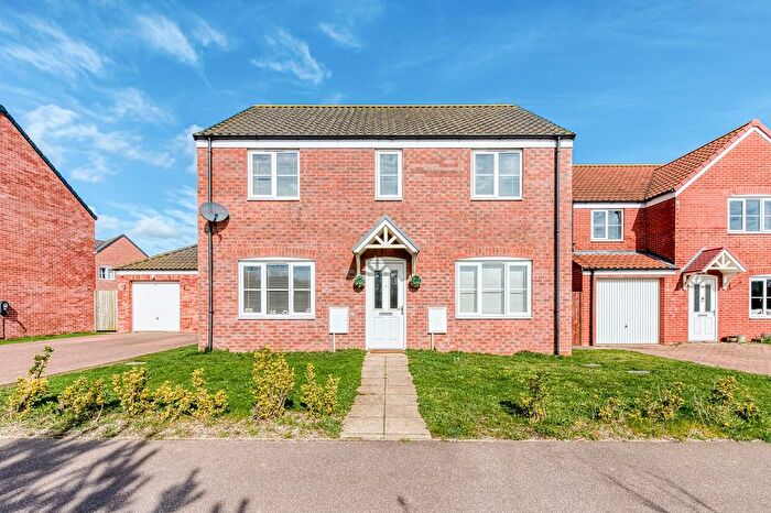 4 Bedroom Detached House For Sale In Delph Road, Bradwell, NR31