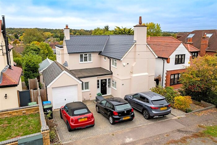 4 Bedroom Detached House For Sale In Blackacre Road, Theydon Bois, CM16