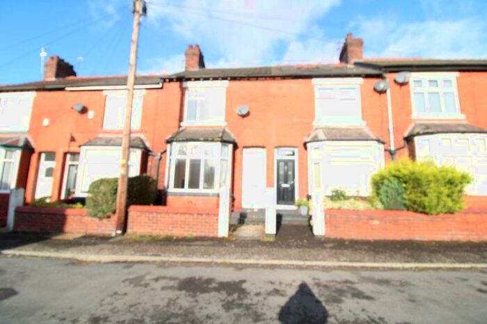 3 Bedroom Terraced House To Rent In Brookfield, Manchester, M25