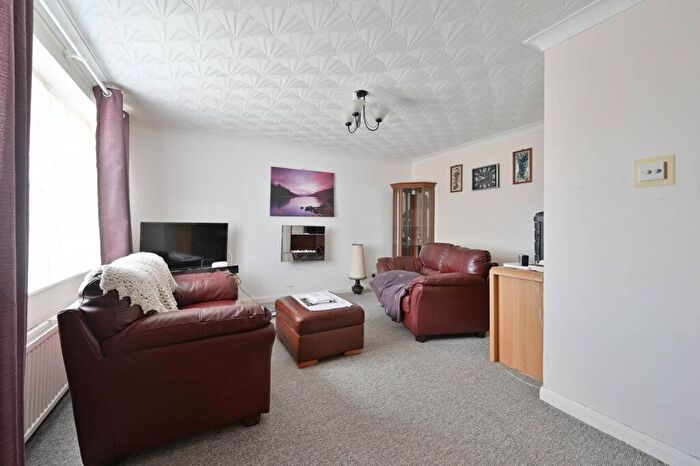 2 Bedroom Flat For Sale In Hardy Road, Hemel Hempstead, HP2