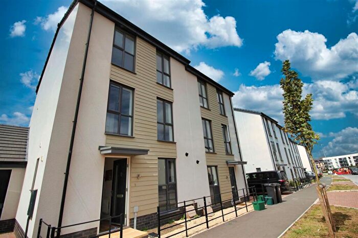 6 Bedroom Semi Detached House To Rent In Clover Way, Stoke Gifford, Frenchay, Bristol, BS34