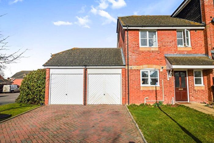 3 Bedroom Property To Rent In Surtees Close, Ashford, TN24