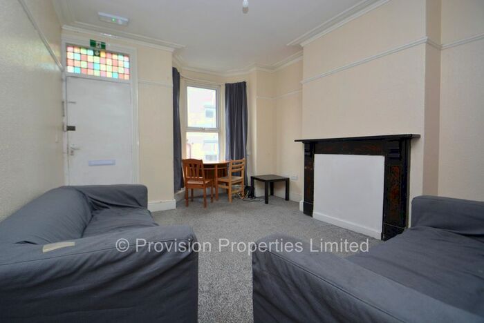 5 Bedroom Terraced House To Rent In Thornville Road, Hyde Park, Leeds, LS6