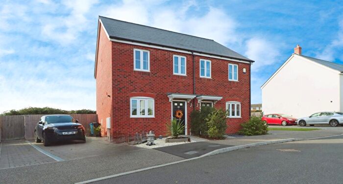 2 Bedroom Semi-Detached House For Sale In Spiers Close, Corby, NN18