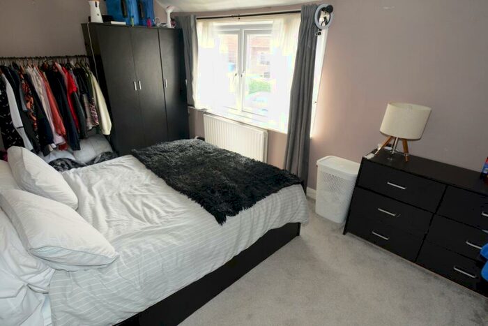 2 Bedroom Semi-Detached House For Sale In Parvet Avenue, Droylsden, M43
