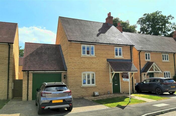 3 Bedroom Detached House For Sale In Marriott Close, Wootton, Woodstock, OX20