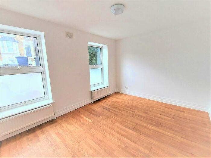 3 Bedroom Flat To Rent In Mattock Lane, London, W13