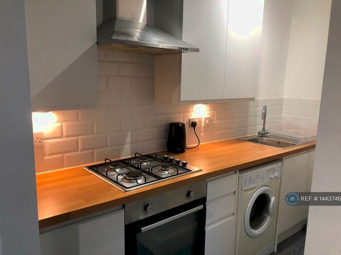 1 Bedroom Flat To Rent In Old Lansdowne Road, Manchester, M20