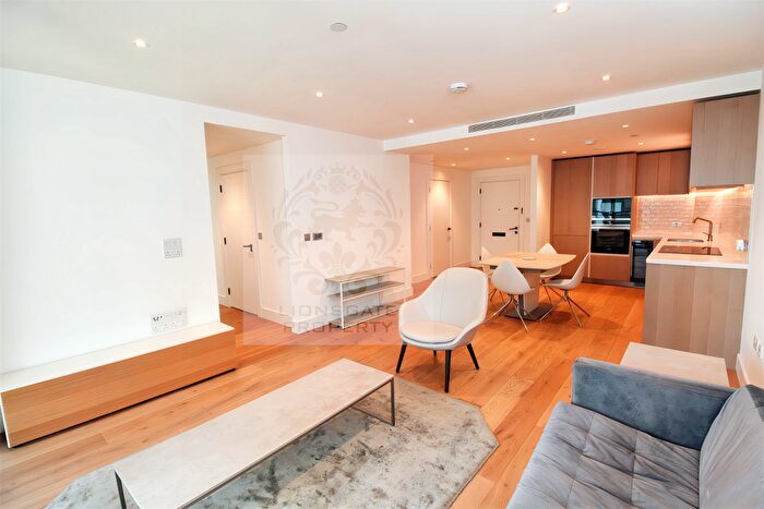 2 Bedroom Apartment To Rent In Huntington House, SW11