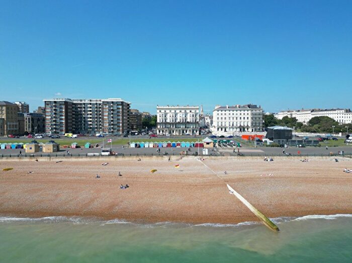 3 Bedroom Flat For Sale In Adelaide Mansions, Hove, BN3
