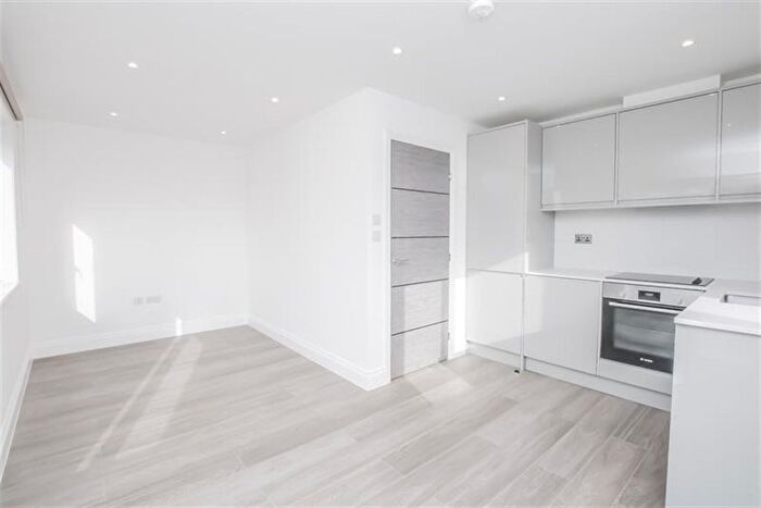2 Bedroom End Of Terrace House To Rent In Newstead Court, Brent Street, Hendon, NW4