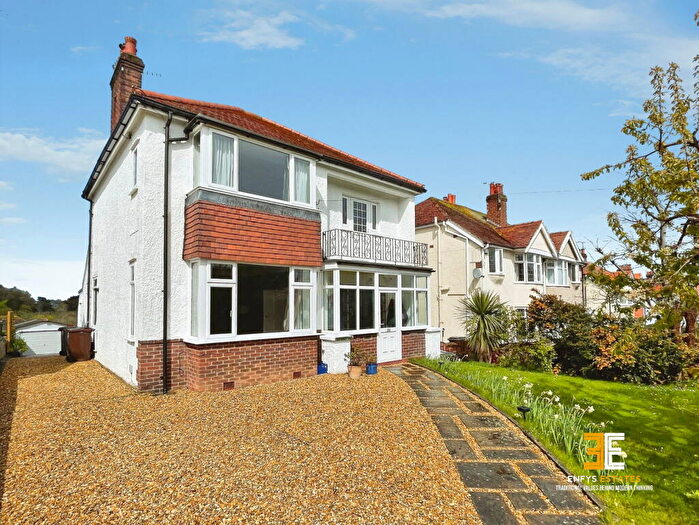 3 Bedroom Detached House For Sale In Glyn Avenue, Colwyn Bay, LL29