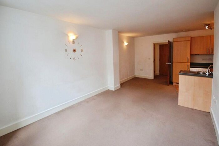 2 Bedroom Flat To Rent In Lauriston Road, London, SW19