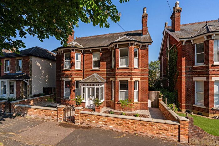 5 Bedroom Detached House For Sale In Netley Street, Farnborough, GU14