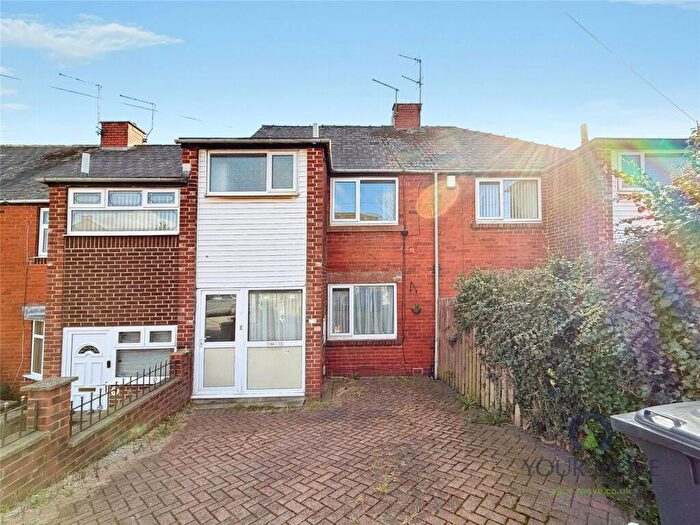 3 Bedroom Terraced House To Rent In Hunshelf Road, Chapeltown, Sheffield, S35