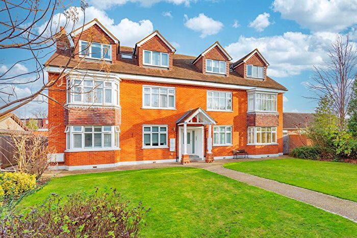 3 Bedroom Flat For Sale In Ewell Road, Surbiton, KT6