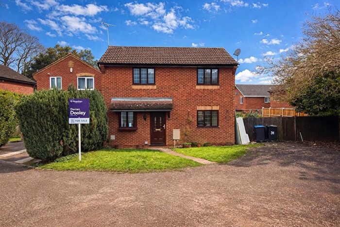 3 Bedroom Detached House For Sale In Ixworth Close, Northampton, NN3