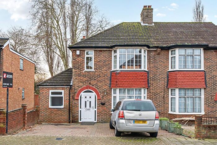 3 Bedroom Semi-Detached House For Sale In South Park Crescent, London, SE6
