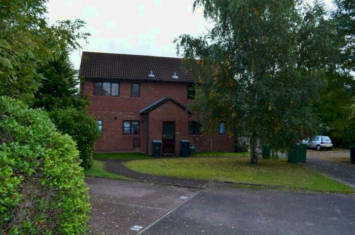 1 Bedroom Flat To Rent In Derrick Close, Reading, RG31