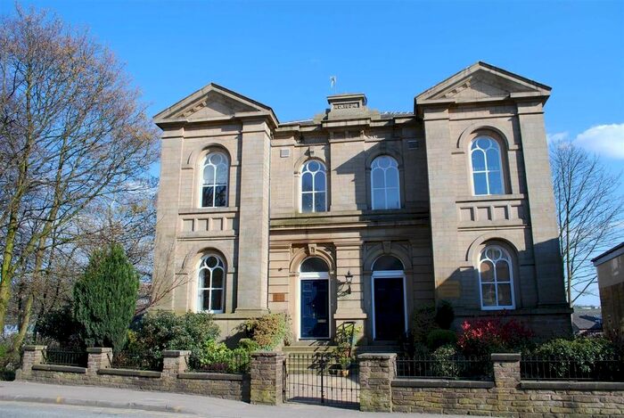 2 Bedroom Flat To Rent In Market Place, Ramsbottom, Bury, BL0