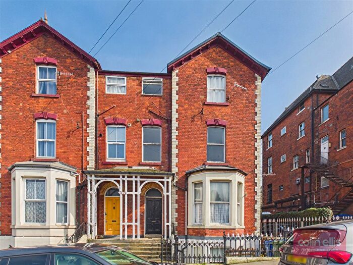 1 Bedroom Flat For Sale In Grosvenor Road, Scarborough, YO11