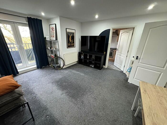 2 Bedroom Apartment To Rent In Clifton Park Clifton Manchester Greater Manchester, M27