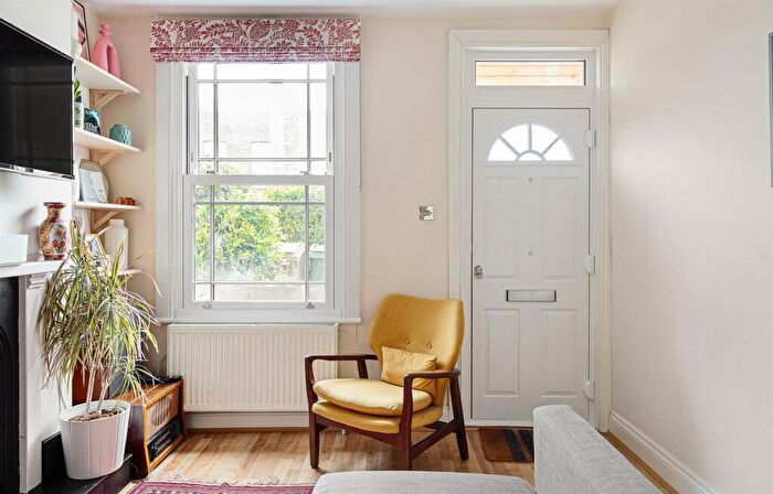 2 Bedroom Cottage For Sale In Maynard Road, Walthamstow, London, E17