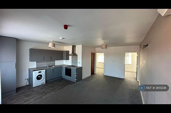 2 Bedroom Flat To Rent In Acorn Croft, Rotherham, S61