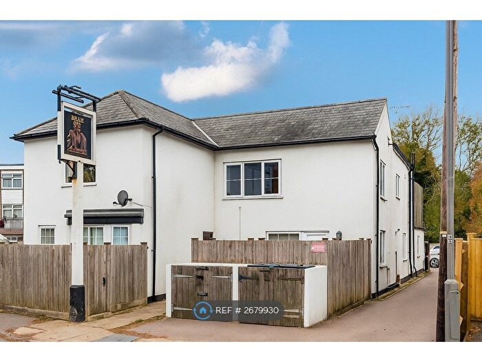 1 Bedroom Flat To Rent In Waterside, Chesham, HP5