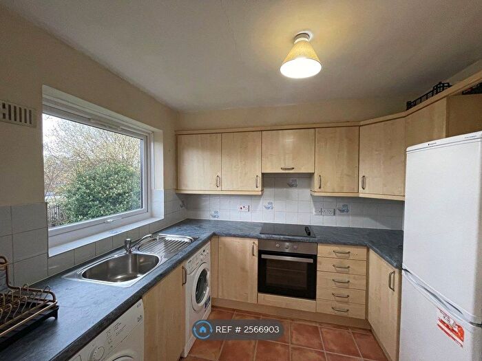 2 Bedroom Flat To Rent In Jasmine Gardens, Harrow, HA2