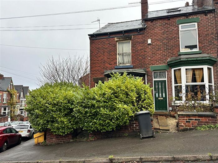 3 Bedroom End Of Terrace House For Sale In Hunter House Road, Sheffield, S11