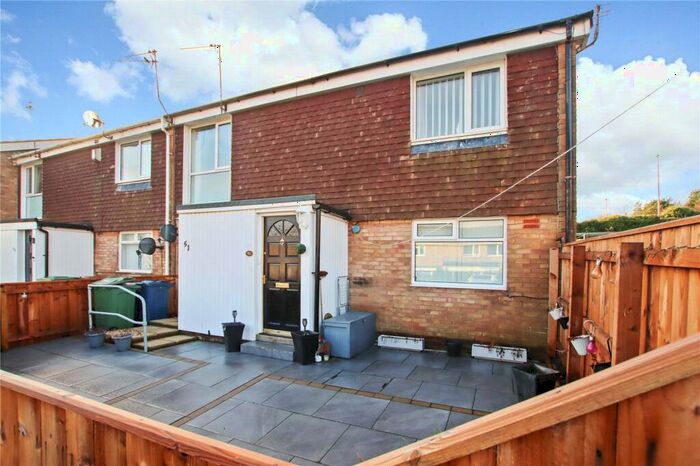 2 Bedroom Flat To Rent In Grizedale, Albany, Washington, NE37