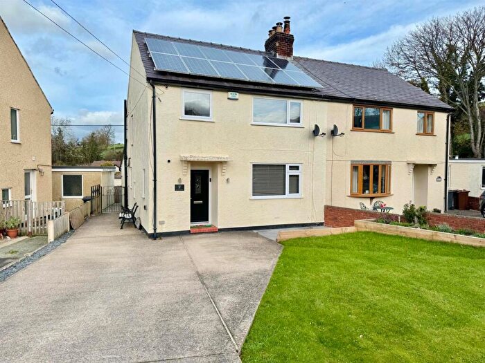 3 Bedroom Semi-Detached House For Sale In Pentrefelin, Glan Conwy, Colwyn Bay, LL28