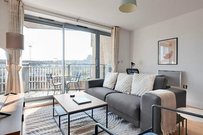 2 Bedroom Apartment To Rent In Regents Park Road, London, NW1