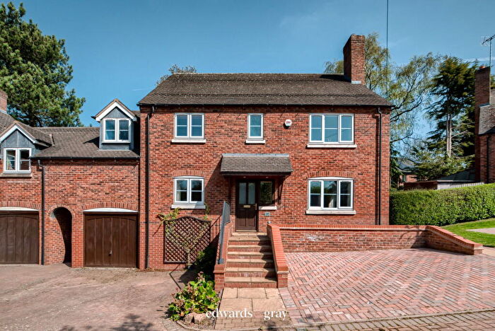 4 Bedroom Link Detached House For Sale In Newton Road, Burton-on-trent, DE15